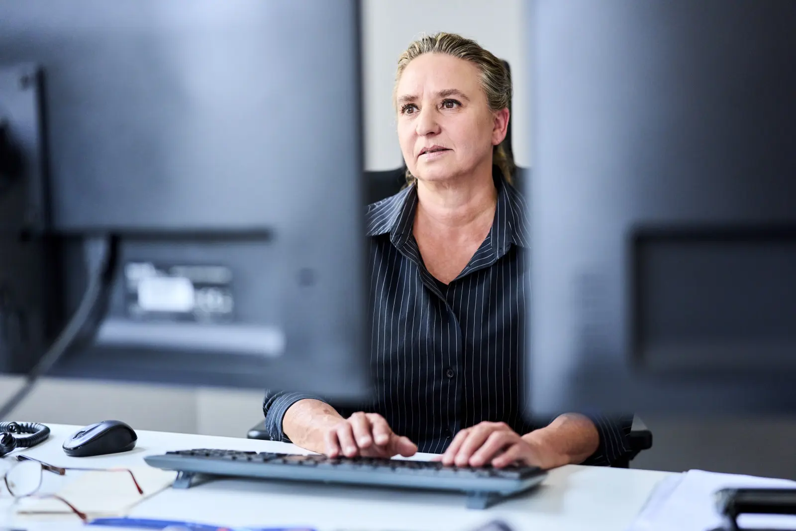 Barbara Ammon am Arbeitsplatz
