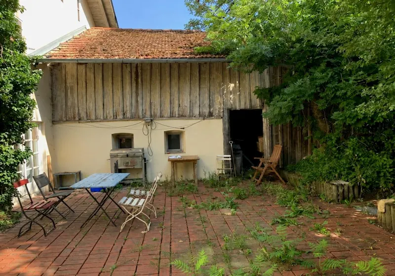 Innenhof mit Sitzplatz