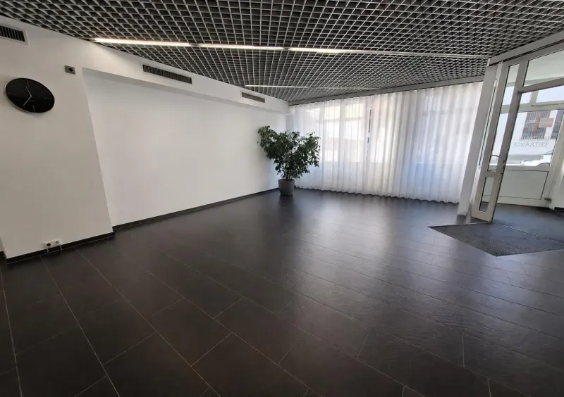 Heller Besprechungsraum mit Fliesenboden, Sedanstraße 8 in Kaufbeuren